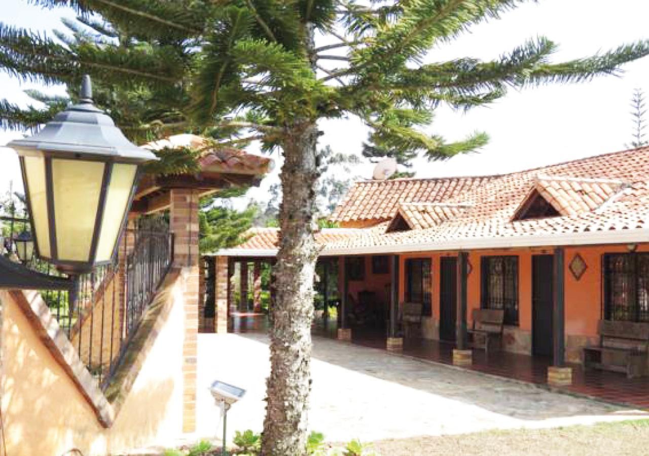 Hotel Cristo Rey Campestre 로스 산토스 외부 사진